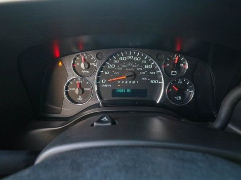 Used 2024 GMC Savana 2500 w/ Driver Convenience Package RWD image 18