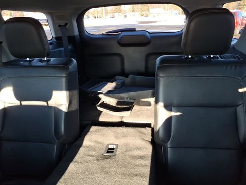 Used 2023 Ford Explorer Limited w/ Limited Technology Package image 14