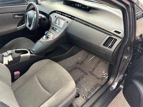 Used 2013 Toyota Prius Two w/ Preferred Accessory Pkg FWD image 27