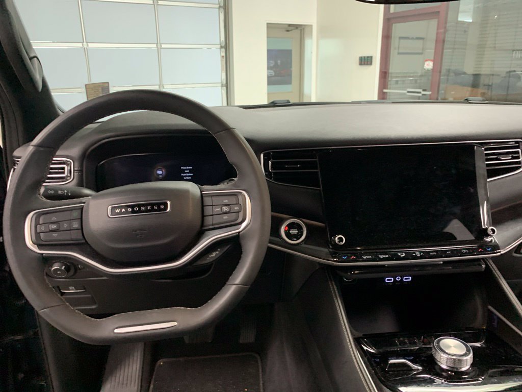 Used 2024 Jeep Wagoneer L 4WD w/ Premium Group I image 8