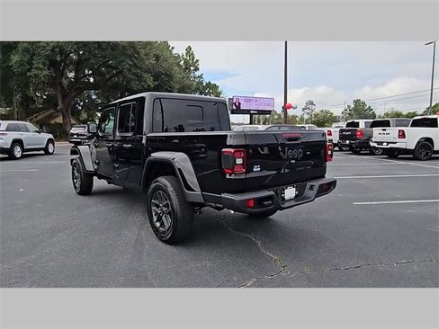 New 2025 Jeep Gladiator Sport image 28