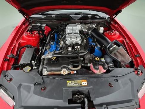 Used 2011 Ford Mustang Shelby GT500 w/ SVT Performance Pkg image 31