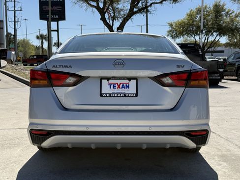 Used 2024 Nissan Altima 2.5 SV image 6