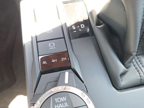 Certified 2026 Toyota 4Runner TRD Off-Road Premium AWD/4WD image 25