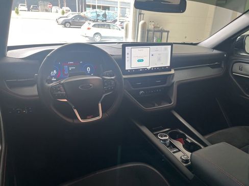 Used 2025 Ford Explorer ST RWD image 11