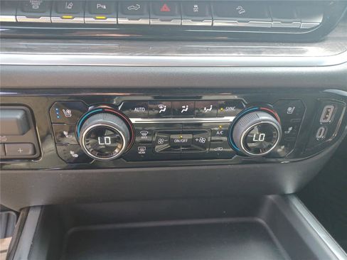 Used 2024 Chevrolet Silverado 2500 LTZ w/ LTZ Convenience Package image 15