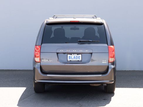 Used 2017 Dodge Grand Caravan GT FWD image 23