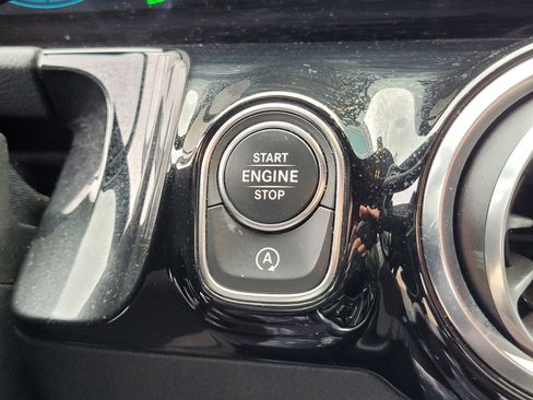 Used 2021 Mercedes-Benz GLA 250 4MATIC image 24