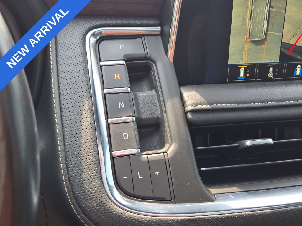 Used 2023 Chevrolet Tahoe Premier AWD/4WD image 39