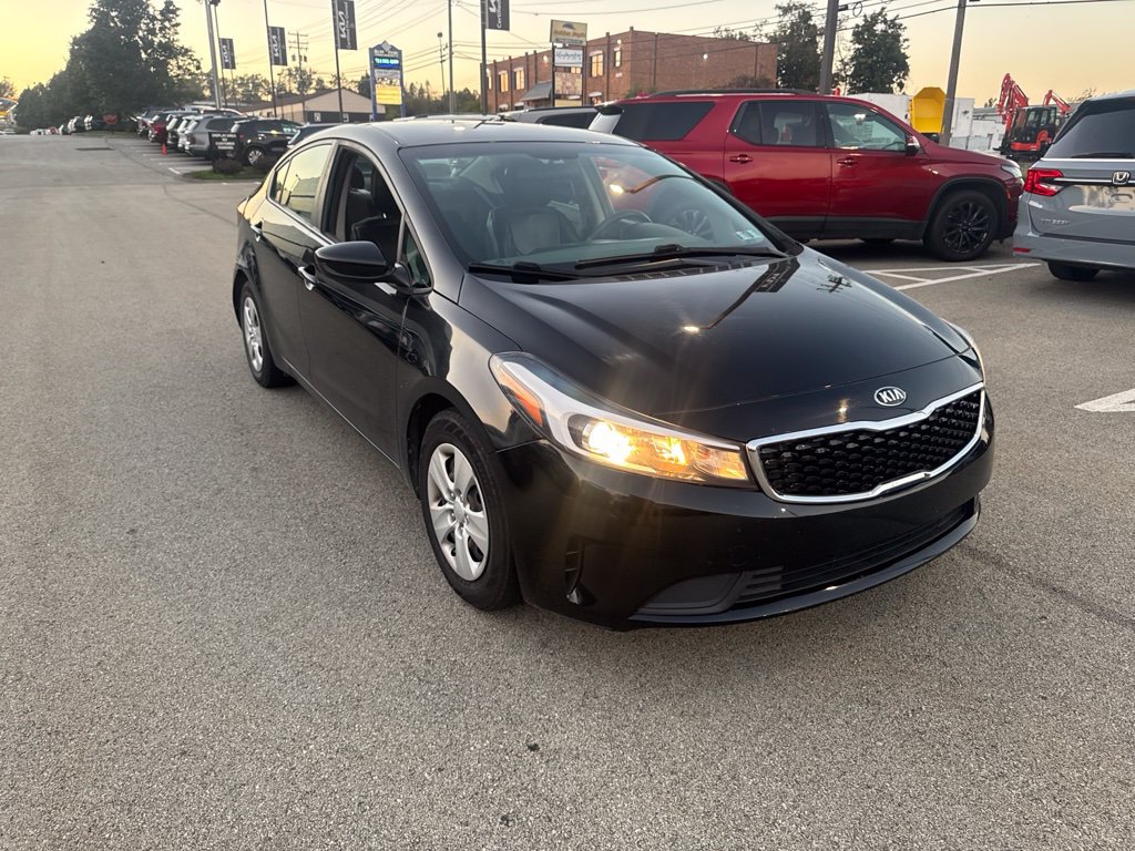 Used 2017 Kia Forte LX FWD image 1