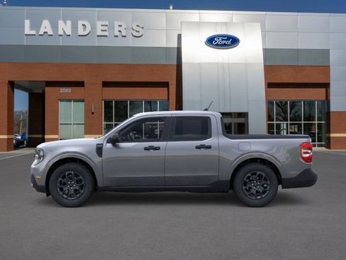 New 2025 Ford Maverick XLT image 3