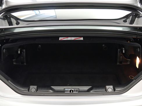 Used 2017 Ferrari California T image 18