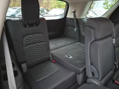 Used 2022 Nissan Pathfinder SV image 15