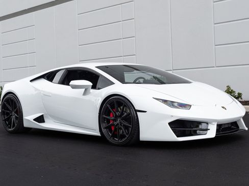 Used 2016 Lamborghini Huracan LP 580-2 RWD image 4