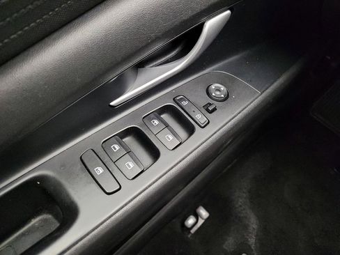 Used 2021 Hyundai Elantra SE FWD image 27