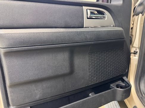 Used 2017 Ford Expedition Limited w/ Equipment Group 301A AWD/4WD image 8