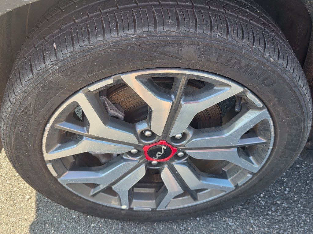 Used 2023 Kia Seltos SX w/ SX Sunroof Package AWD/4WD image 11