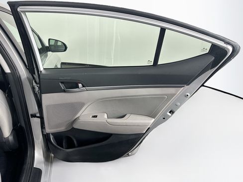 Used 2017 Hyundai Elantra SE FWD image 27