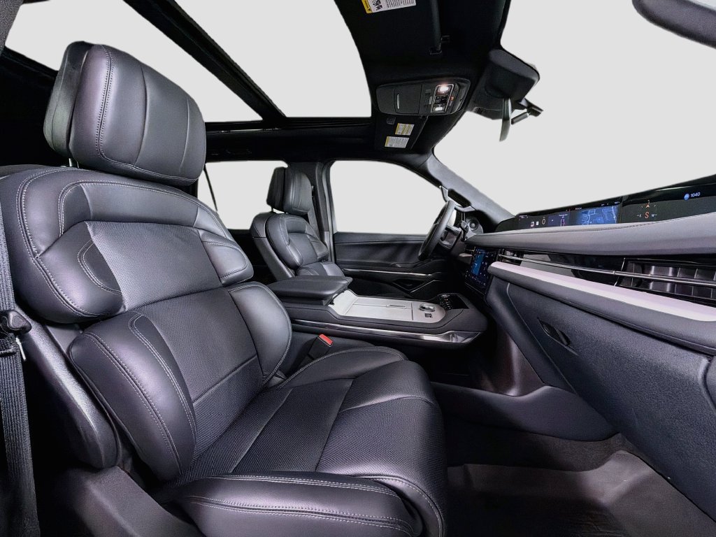 New 2025 Lincoln Navigator Reserve w/ Jet Appearance Package AWD/4WD image 31