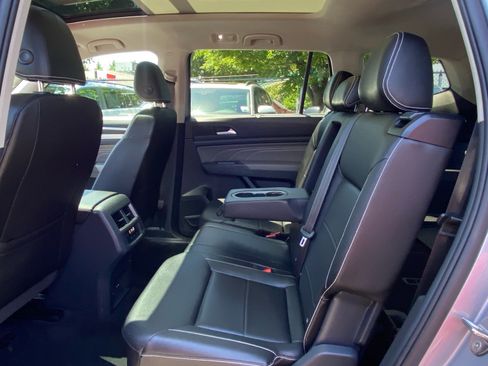 Certified 2023 Volkswagen Atlas SE w/ Panoramic Sunroof Package AWD/4WD image 17