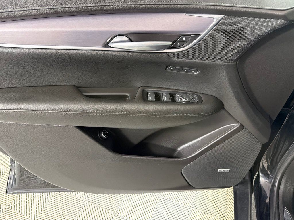 Used 2018 Cadillac XT5 Premium Luxury AWD/4WD image 10