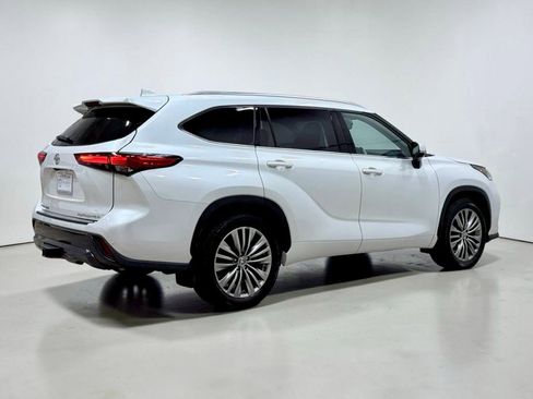 Used 2022 Toyota Highlander Limited image 15
