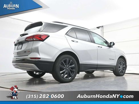 Used 2022 Chevrolet Equinox RS w/ Infotainment Package AWD/4WD image 22