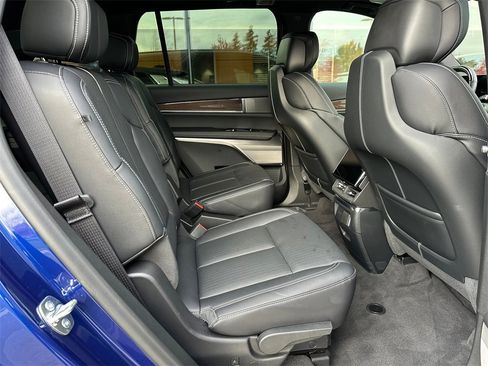 Used 2026 Cadillac Vistiq Sport image 12