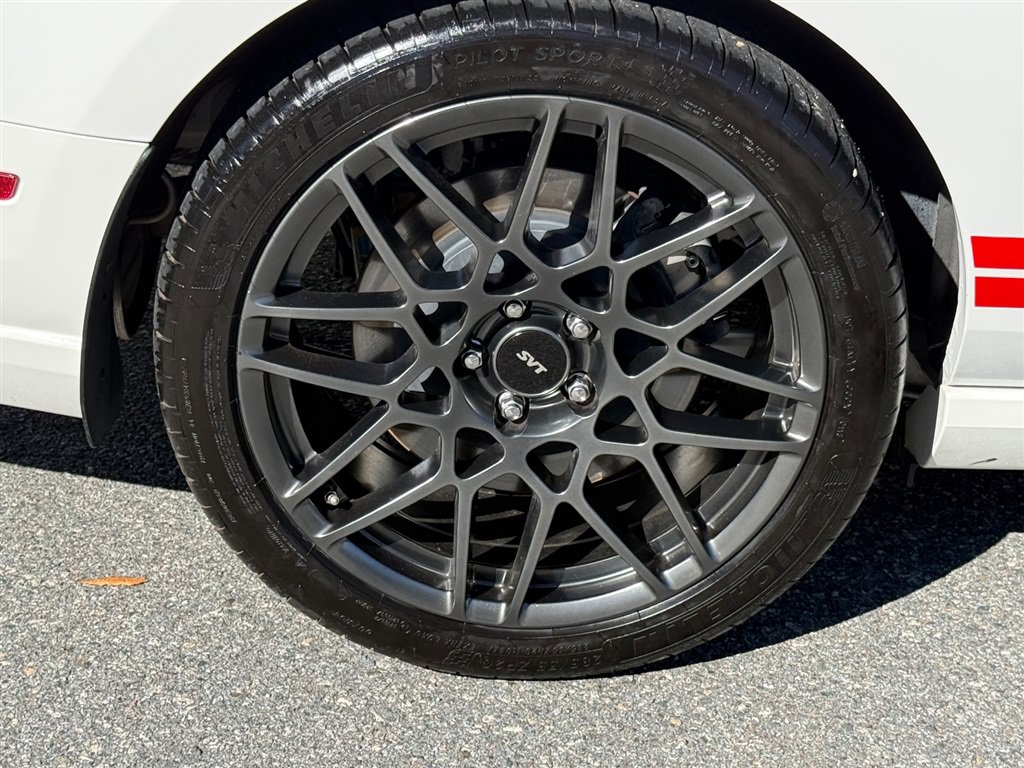 Used 2013 Ford Mustang Shelby GT500 RWD image 37