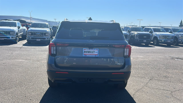 Certified 2025 Ford Explorer ST-Line AWD/4WD image 4