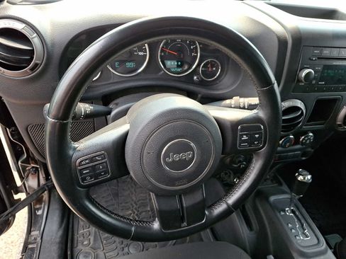 Used 2015 Jeep Wrangler Sport AWD/4WD image 13