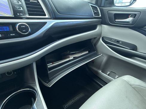 Used 2018 Toyota Highlander Limited image 33