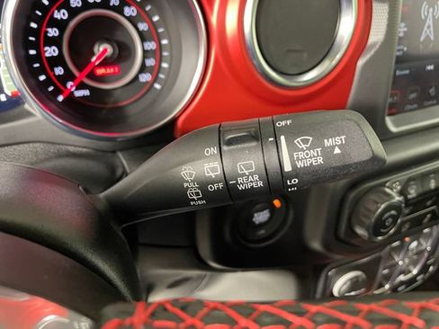 Used 2021 Jeep Wrangler Unlimited Rubicon AWD/4WD image 12