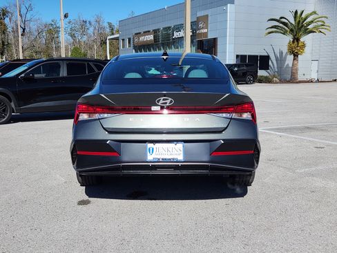 New 2026 Hyundai Elantra Limited image 4
