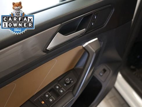 Used 2022 Volkswagen Tiguan SE image 19