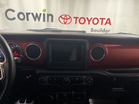 Used 2018 Jeep Wrangler Unlimited Rubicon image 24