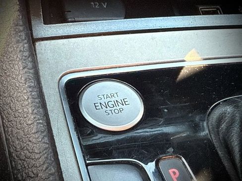 Used 2021 Volkswagen Passat 2.0T SE image 26