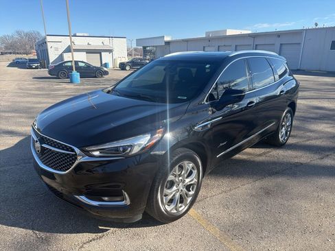 Used 2020 Buick Enclave Avenir w/ Avenir Technology Package image 2