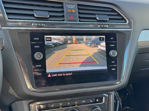 Used 2020 Volkswagen Tiguan SE w/ 3rd Row Seat Package image 16