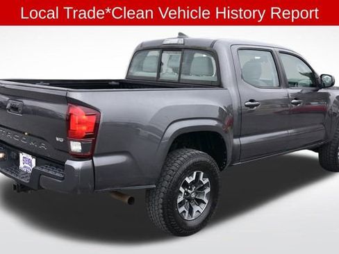 Used 2018 Toyota Tacoma SR image 4