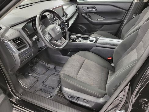 Used 2025 Nissan Rogue SV image 9