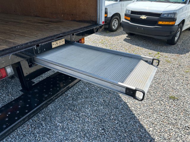 Used 2016 Isuzu NPR RWD image 29