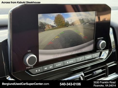 Used 2024 Nissan Pathfinder SV image 24