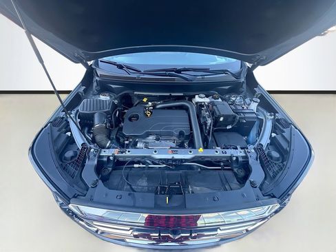 Used 2024 GMC Terrain SLT image 31