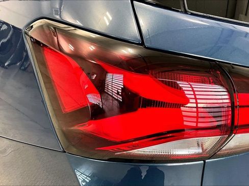 Used 2024 Chevrolet Equinox RS w/ RS Leather Package FWD image 31