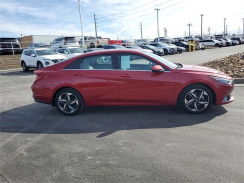 Used 2023 Hyundai Elantra Limited image 8