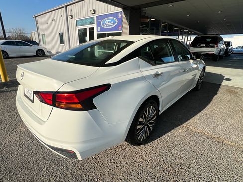 Used 2025 Nissan Altima 2.5 SV image 9