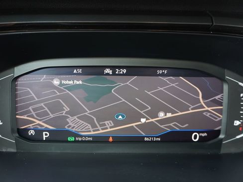 Used 2022 Volkswagen Taos SEL w/ Panoramic Sunroof Package image 15