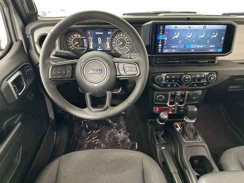 Used 2024 Jeep Wrangler Willys image 21