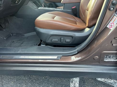 Used 2019 Subaru Outback 3.6R Touring w/ Popular Package #3A AWD/4WD image 14